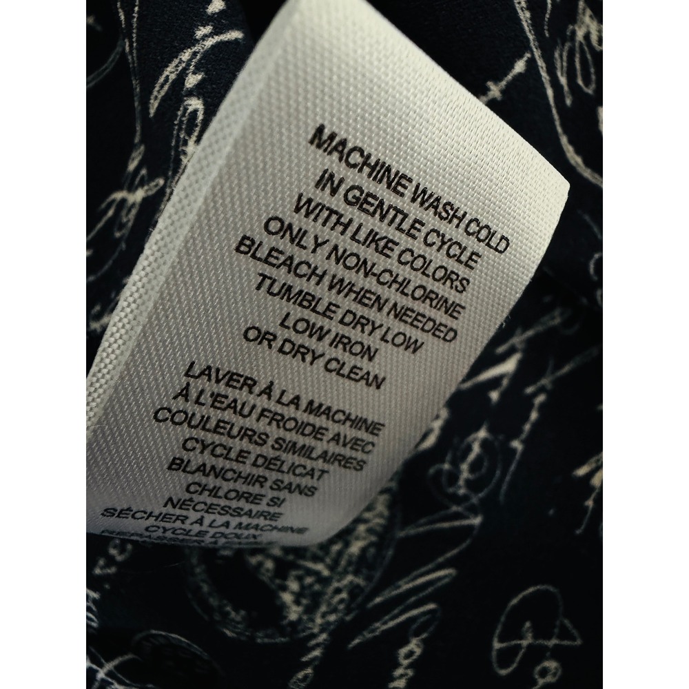 Tahari French Script Postmark Print Ruffle Cuff Blouse Black White Long Sleeve - Picture 9 of 11
